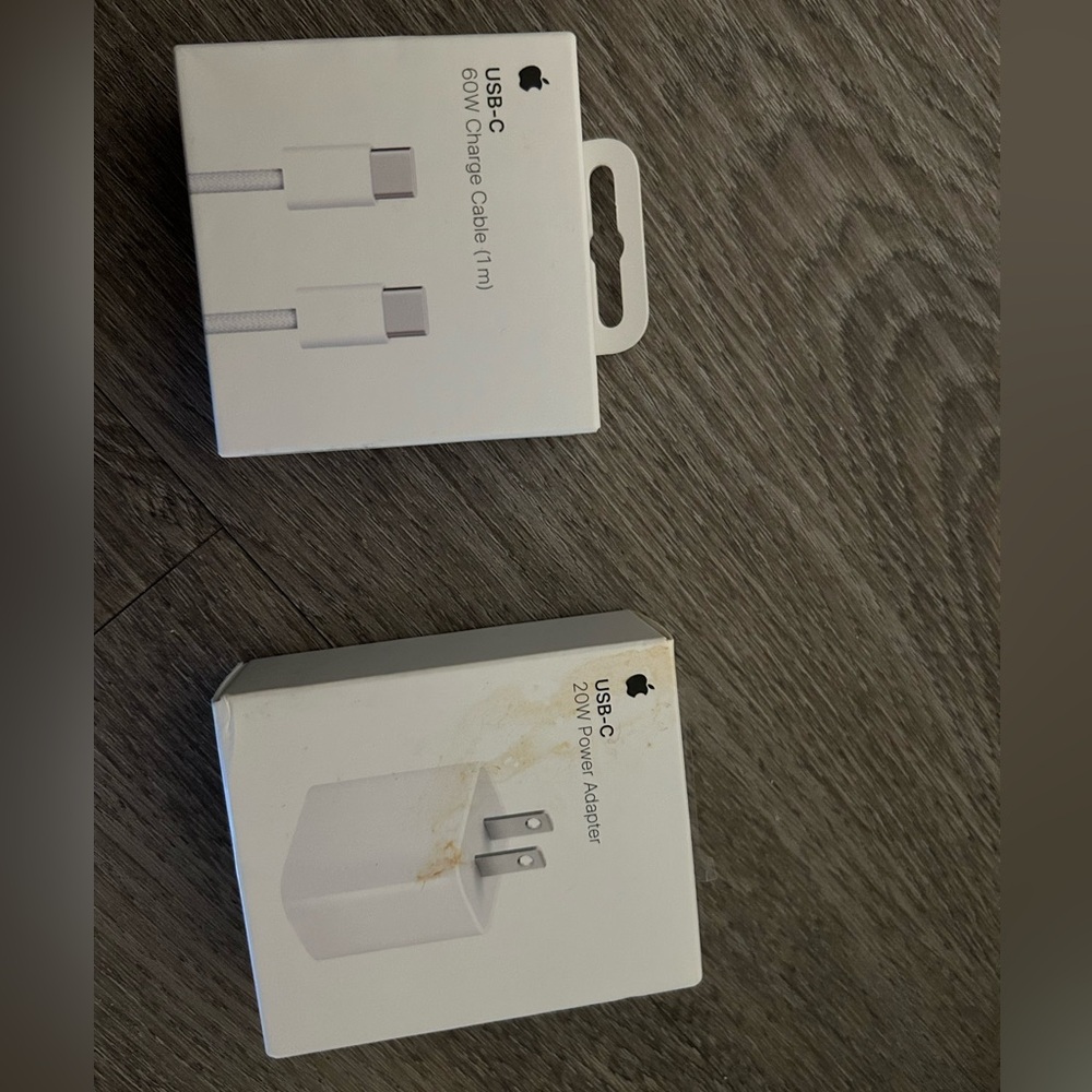 USB-c charging cable and wall adapter